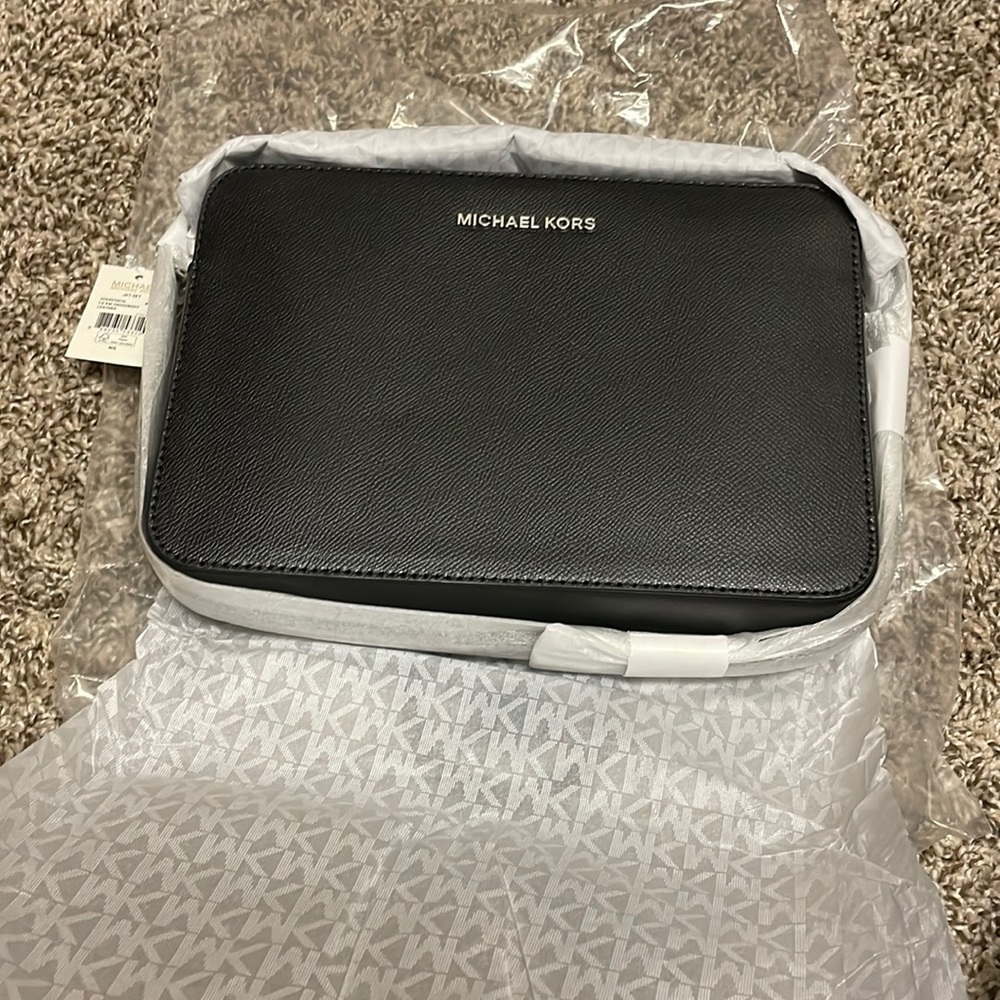 Michael Kors Jet Crossbody bag